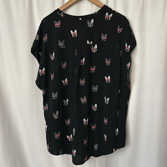 Torrid Super Cute Black French Bulldog Short Sleeve Shirt Top **Size 2**🐾🐾 - Picture 2 of 4